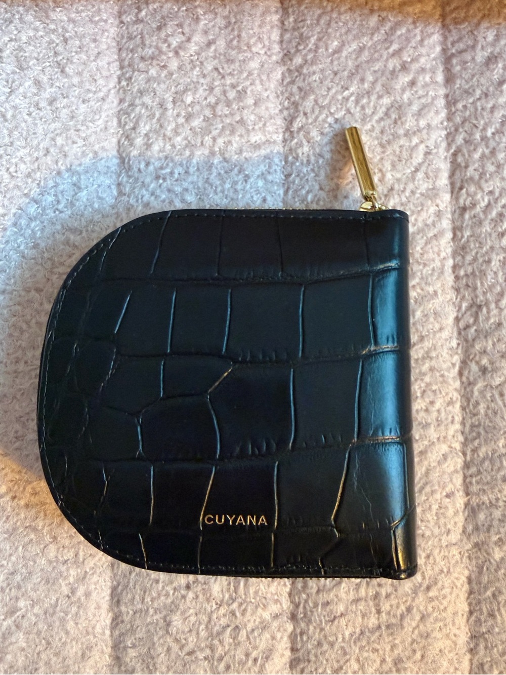 Cuyana Black Croc-Embossed Leather Zip Wallet with Gold Hardware
